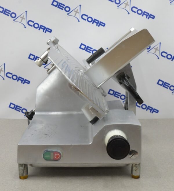 Avantco SL512 12" Semi-Automatic Gravity Feed Meat Slicer 1/2 hp