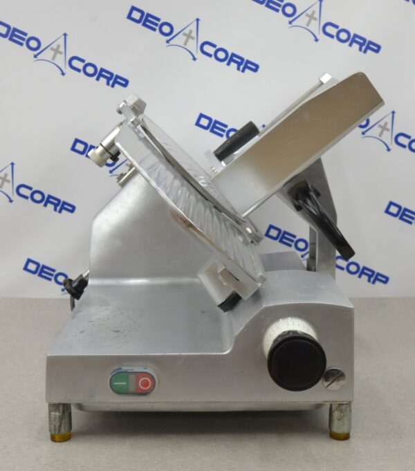 Avantco SL512 12" Semi-Automatic Gravity Feed Meat Slicer 1/2 hp