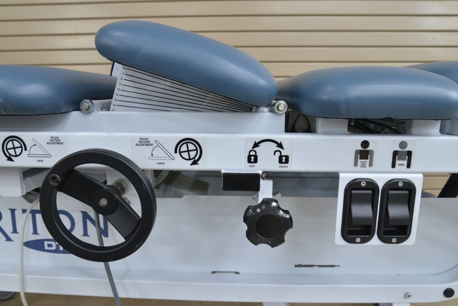 Chattanooga Triton DTS 2841 Traction Unit w/ TRT600 Treatment Table