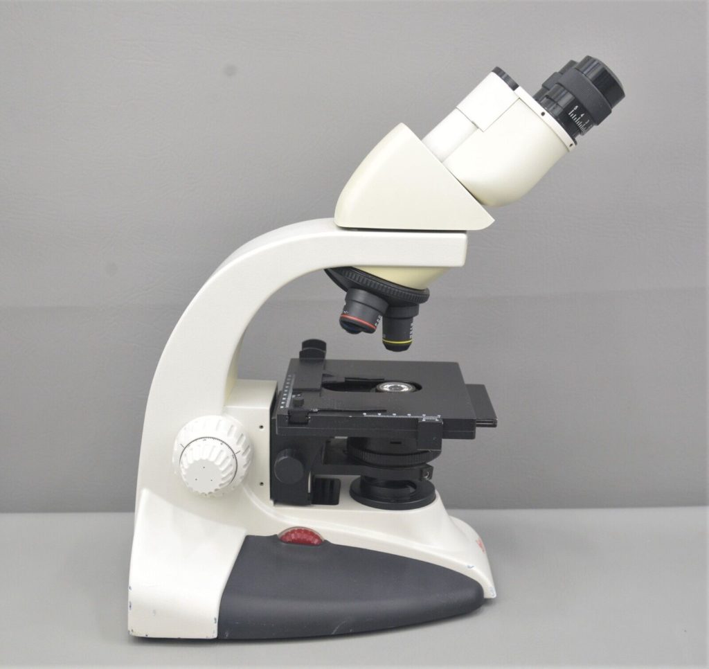 Leica DME Upright Compound Binocular Microscope w/ 4x 10x 40x