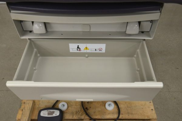 Midmark Ritter 222-015 Barrier Free Power Examination Chair w/ Footswitch