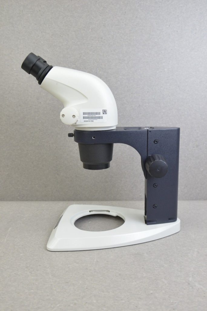 Leica S4E Stereo Zoom Microscope W/ L2 Dual Gooseneck Light Source