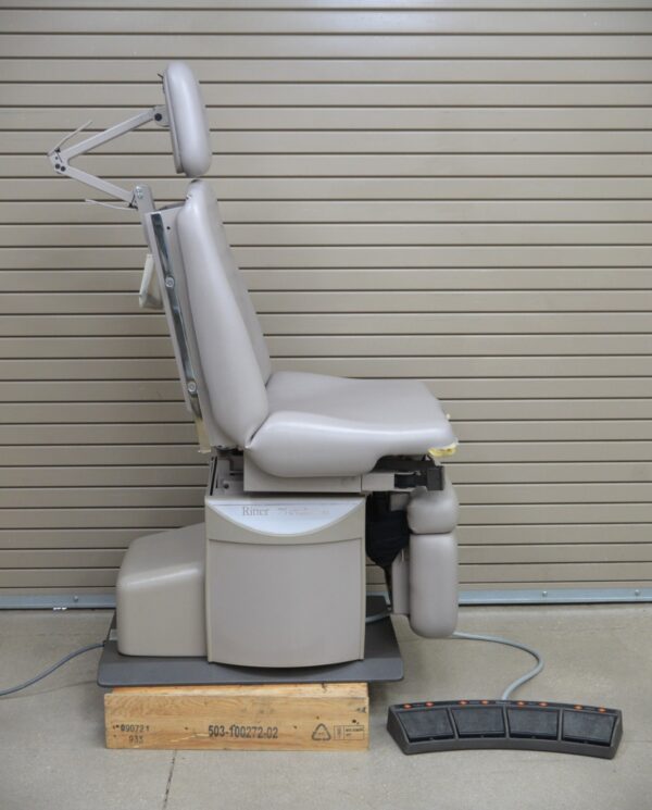 Midmark Ritter 75 Evolution 319-005 Powered Exam Chair W/ Foot Switch