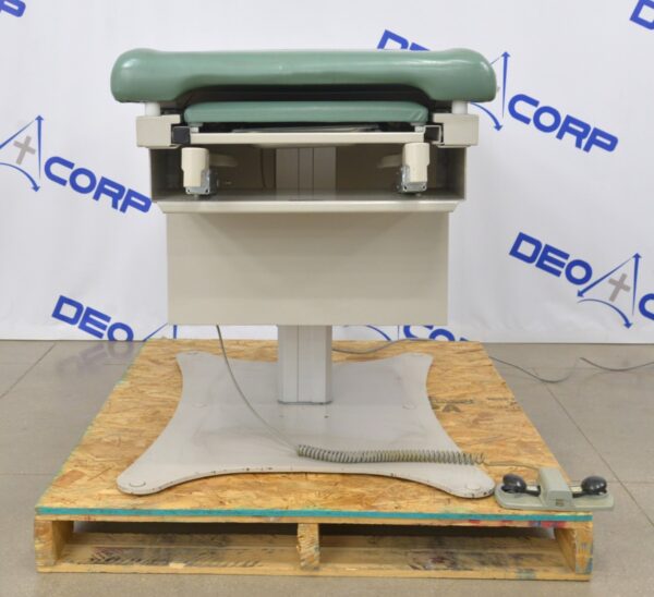 UMF Medical 5080 Power Exam Table W/ Foot Switch