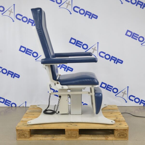 UMF Medical 8678 Phlebotomy/Tattoo Procedure Chair W/ Hand Switch