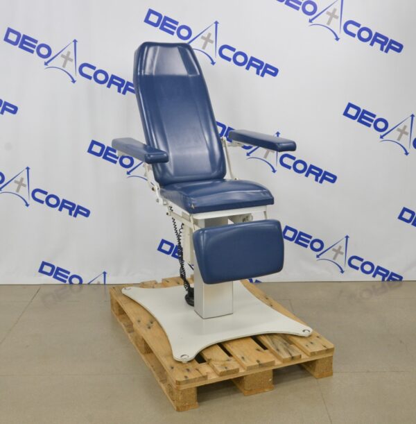 UMF Medical 8678 Phlebotomy/Tattoo Procedure Chair W/ Hand Switch